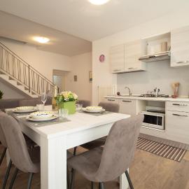 Sara Apartment Tenna，Tenna 的飯店