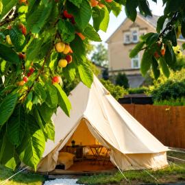 Glamping- einzigartiges Zelten im ruhigen Garten umgeben von Obstbäumen, hotel sa Leipzig