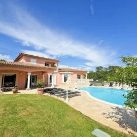 Villa Sienna - piscine - spa, hotell i Montauroux