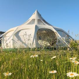 Ecodomaine Rêver Ailleurs - séjour insolite à la ferme, hotel in Champfrémont