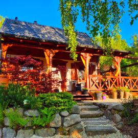 Domek w Karkonoszach Jurta Karkonoska z sauną jacuzzi i balią ogrodową, hotel a Przesieka