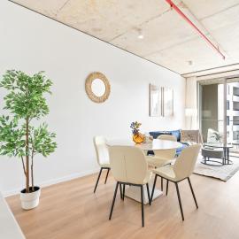 Stylish 2BR near Hospital with Gym Pool n Parking