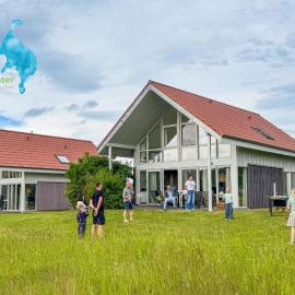 Wiesengeflüster S5 Gruppenhaus haustierfrei mit Aussicht, Wiese und Müritznähe, hotel u gradu Rebel