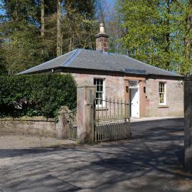 The Lodge at Dabton House, Hotel in Carronbridge
