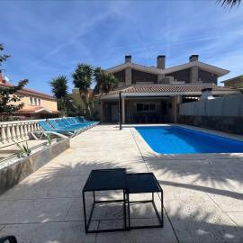 Villa Castelló Salou (cerca Port Aventura), hotel a Salou