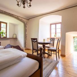 Romantisches Burgzimmer 5 - bei Heidelberg, hotel a Wiesloch