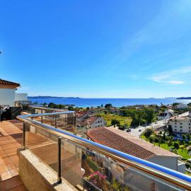 GALIHOST - Ático con piscina y vistas en Playa de Areas