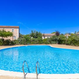 Maison deux chambres en Provence avec piscine, hotel di Loriol-du-Comtat