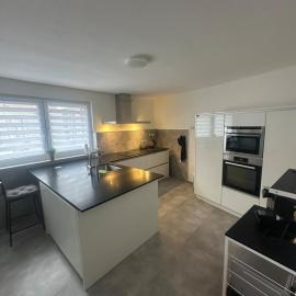 Modern, centrally located house for up to 6 people