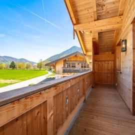 Viesnīca Chalet Kreuth II - Private Alpine Chalet next to Tegernsee for Family & Friends - including Sauna & free parking pilsētā Kreita