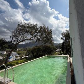 3 Bd Stonehouse with Swimming Pool