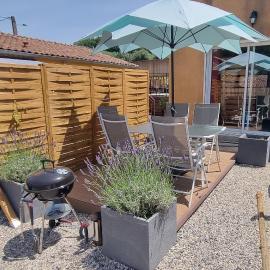 La Casa Liberta, hotel Salavas-ban