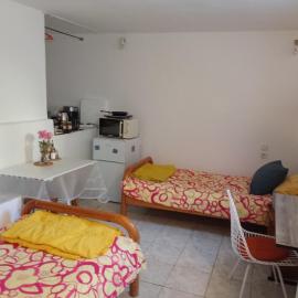 Studio near Airport, Port, Beach & Ancient Temple of Artemis, hotel in Artemida