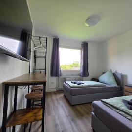Dream&Stay - Boardinghouse Oldenburg - Zimmer 1 - WLAN - Parken, hotel in Drielakermoor