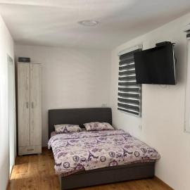 Apartmani Sambi 2, hotel di Čanj