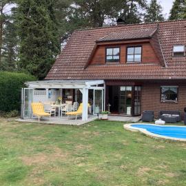 Idyllic Holiday Home with Pool, Sauna, and terrace near Steinhuder Meer, hotel di Rehburg-Loccum