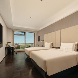 Atour Hotel Guangzhou South Railway Station East Plaza