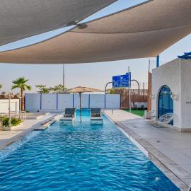 Santorini Villa 40 Meters Pool Blue feeling, hotel din Ras al Khaimah