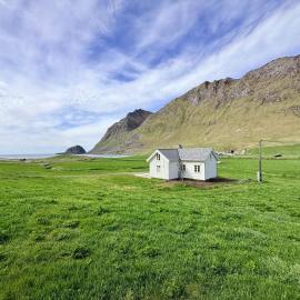 Leknes में, होटल The Haukland House, Between Peaks & Sea