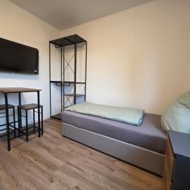 Dream&Stay - Boardinghouse Oldenburg - Zimmer 2 - WLAN - Parken, hotel in Drielakermoor
