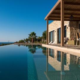 Exclusive Brand New Luxury Villa Elatou - BY APOKORONAS VILLAS, hotel a Tsivarás