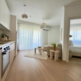 Ofrynio Blue Horizon Suite by Horizon Homes، فندق في أفرينيون