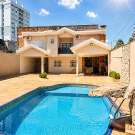 Casa com Piscina a 10 min das Cataratas - Espaço Familiar