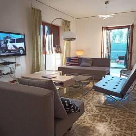 Design Villa, eco,pool, fruit garden close to sea، فندق في كاستيل فولتورنو