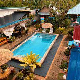La Provinzia Exclusive Use - 3 Air-Conditioned Rooms 3 Fan Cooled Huts Good for 12 People, hotel a Camotes-szigeteken