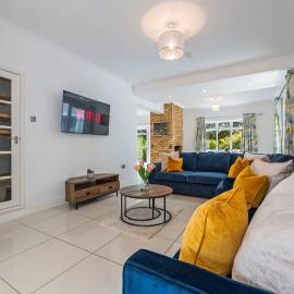 Contractor Accommodation Peterborough- Parking-Business and Work Stays, hotel a Peterborough