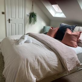 Studio Sleeps 2 with Parking and Garden