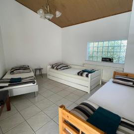 Gemütliche Wohnung mit WLAN, TV und Parkplatz, hotel i Groß-Umstadt