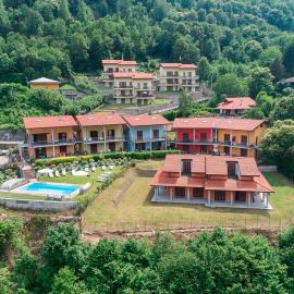 Residence Borgo Castello B1 Apartment, hotel em Argegno