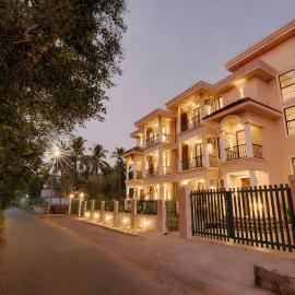 AspireParijatVilla Luxury 4 or 8 Bhk PvtPool BenaulimBeach South Goa, hotel v destinácii Benaulim