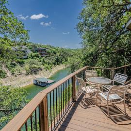 Gorgeous Waterside Holiday Rental in Lakeway with pool & jacuzzi No 6 Primrose