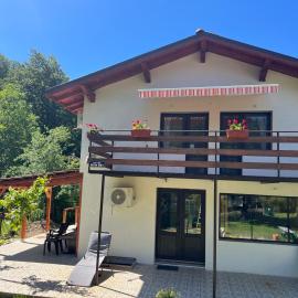 Къща за гости Зафирови, hotel v destinácii Ribarica
