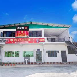 Hotel O Riyansh Restaurant and hotel, hotel a Jhājra