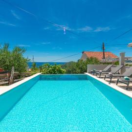 Nedia Retreat - Private Pool & Stunning Sea View