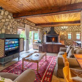 Stone Cottage - River front - Fireplace - Firepit