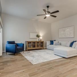 Spacious 4BR Furnished Yukon Home Patio Garage, viešbutis mieste Jukonas