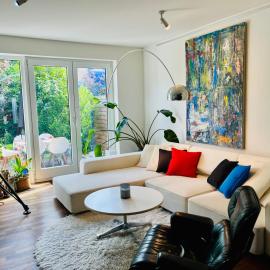 Townhouse with garden, terrace & balcony