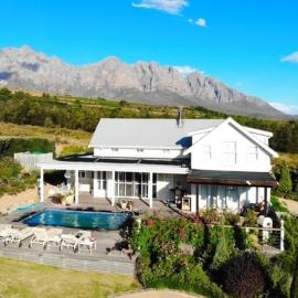 Villa in a private nature reserve, hotel in Romansrivier