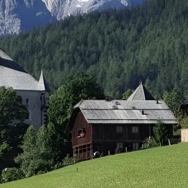 Luxury Chalet at the Foot of the Dolomites by the Castle, hotel di La Villa