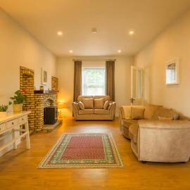 The Stone House Sleeps 10 with Parking