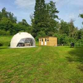 Pen-Y-Fan Glamping - Seren Dome, hotel v destinaci Sennybridge