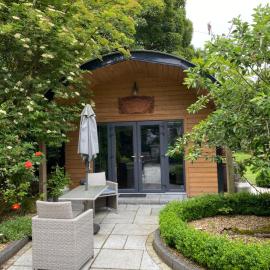 Stone Lodge Garden Retreat, hotel a Navan