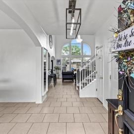 Modern home, Central to numerous activities, hotel u gradu Bacliff