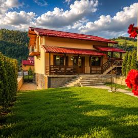 Casa TOP Cristina, hotel in Poiana Teiului