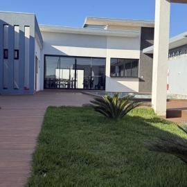 Casa y Quincho con Piscina Saltos Luxury, hotel in Salto del Guairá