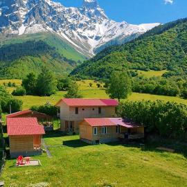 Shikhra Cottages, hotel v mestu Mazeri